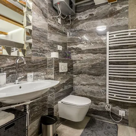 Bella Vita Apartment *
